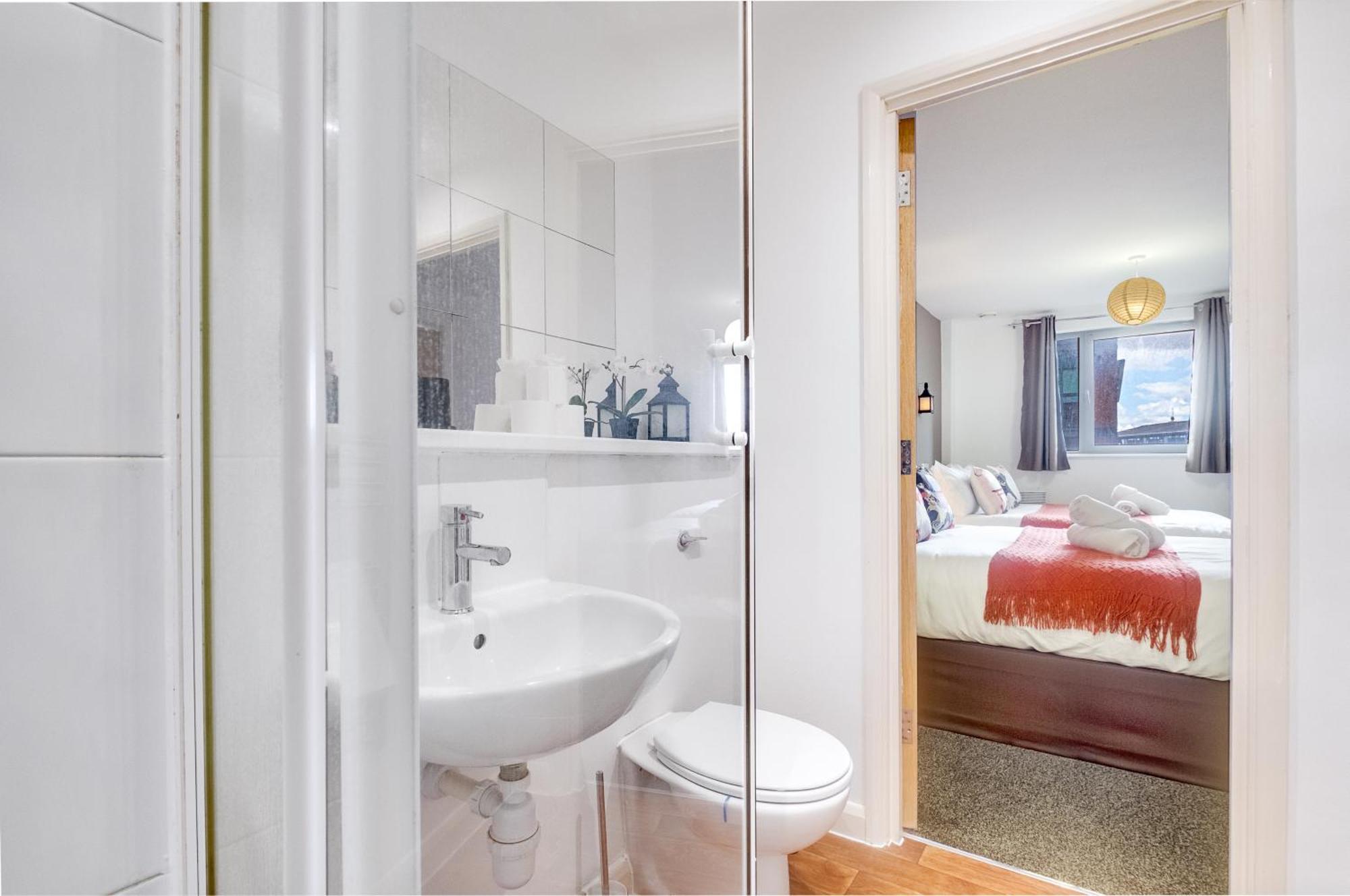 Anime Suite - Central And Free Parking With Netflix Birmingham Zewnętrze zdjęcie