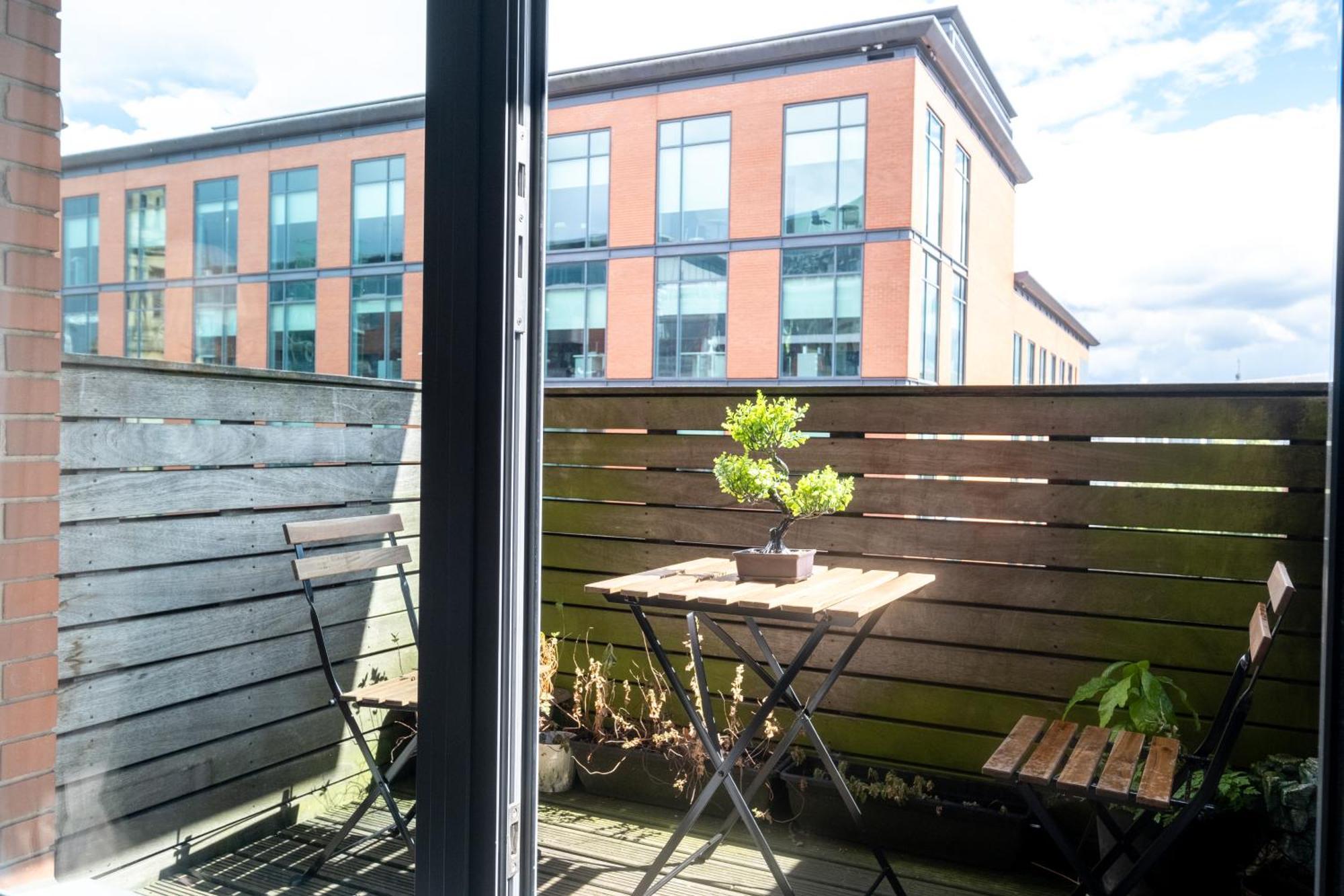 Anime Suite - Central And Free Parking With Netflix Birmingham Zewnętrze zdjęcie